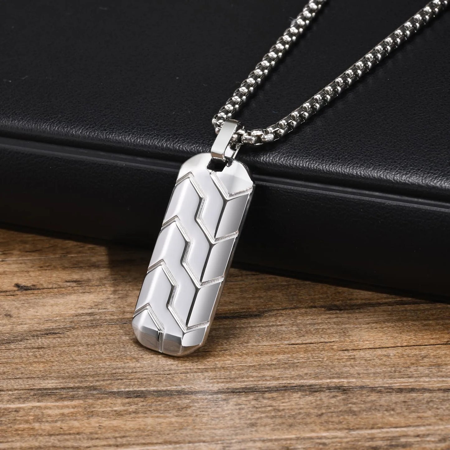 Vertical Tire Pendant