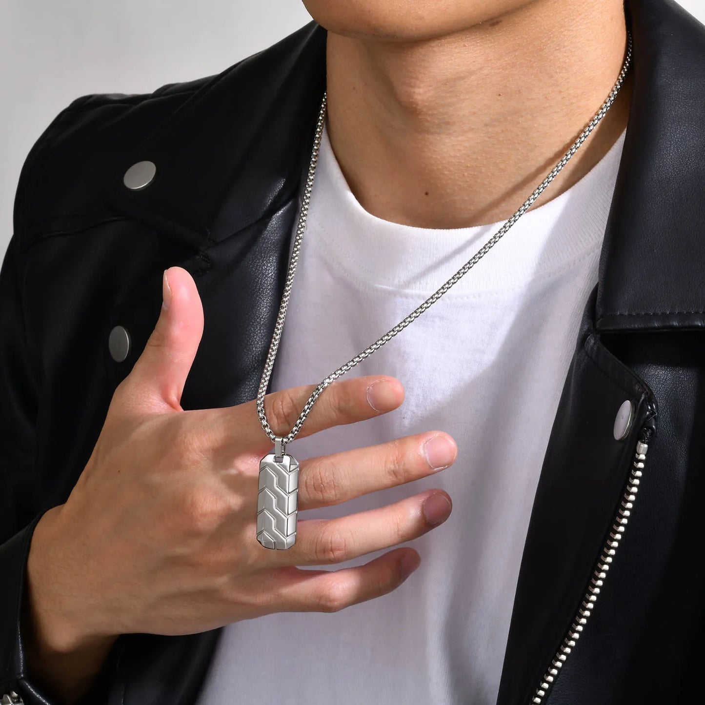 Vertical Tire Pendant